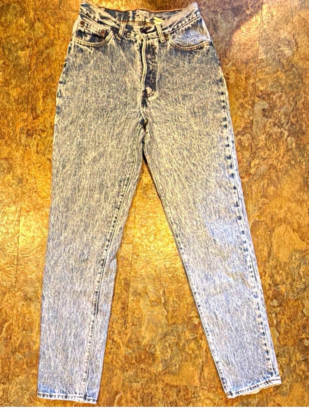 Vintage Levi's Women's High-Rise Acid Wash Jeans - Light Blue